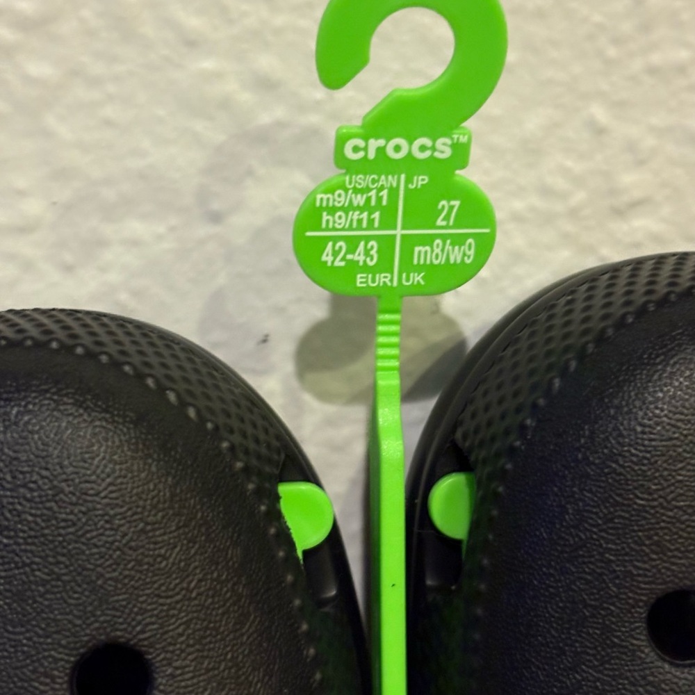 CROCS Classic Clogs, Unisex, Men’s 9/Womens 11, Black, BNWT - Picture 2 of 8
